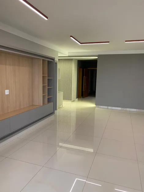 Alugar Apartamento / Padrão em Ribeirão Preto. apenas R$ 1.645.000,00